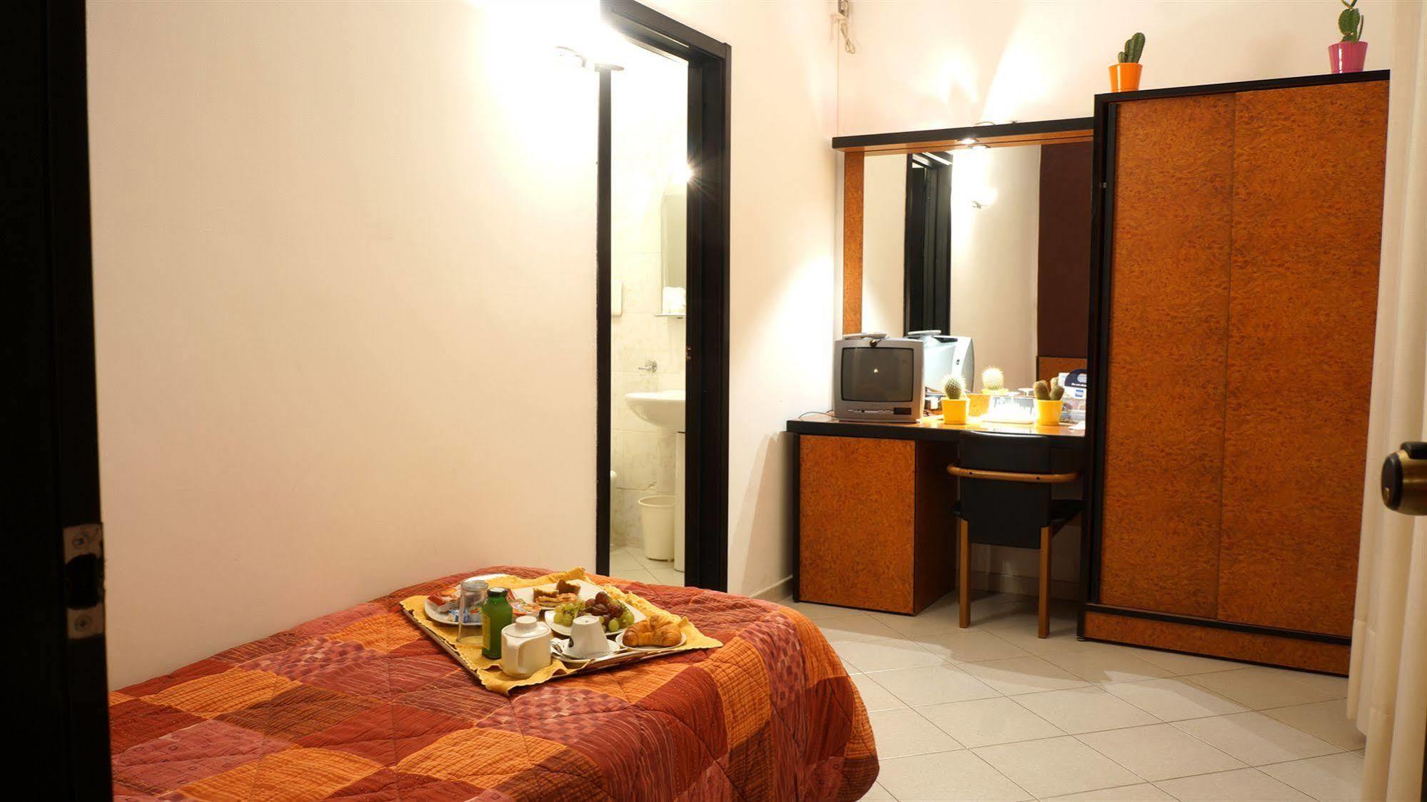 Hotel Scigliano ロッサーノ エクステリア 写真